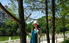 腿再张大点就能吃到扇贝了